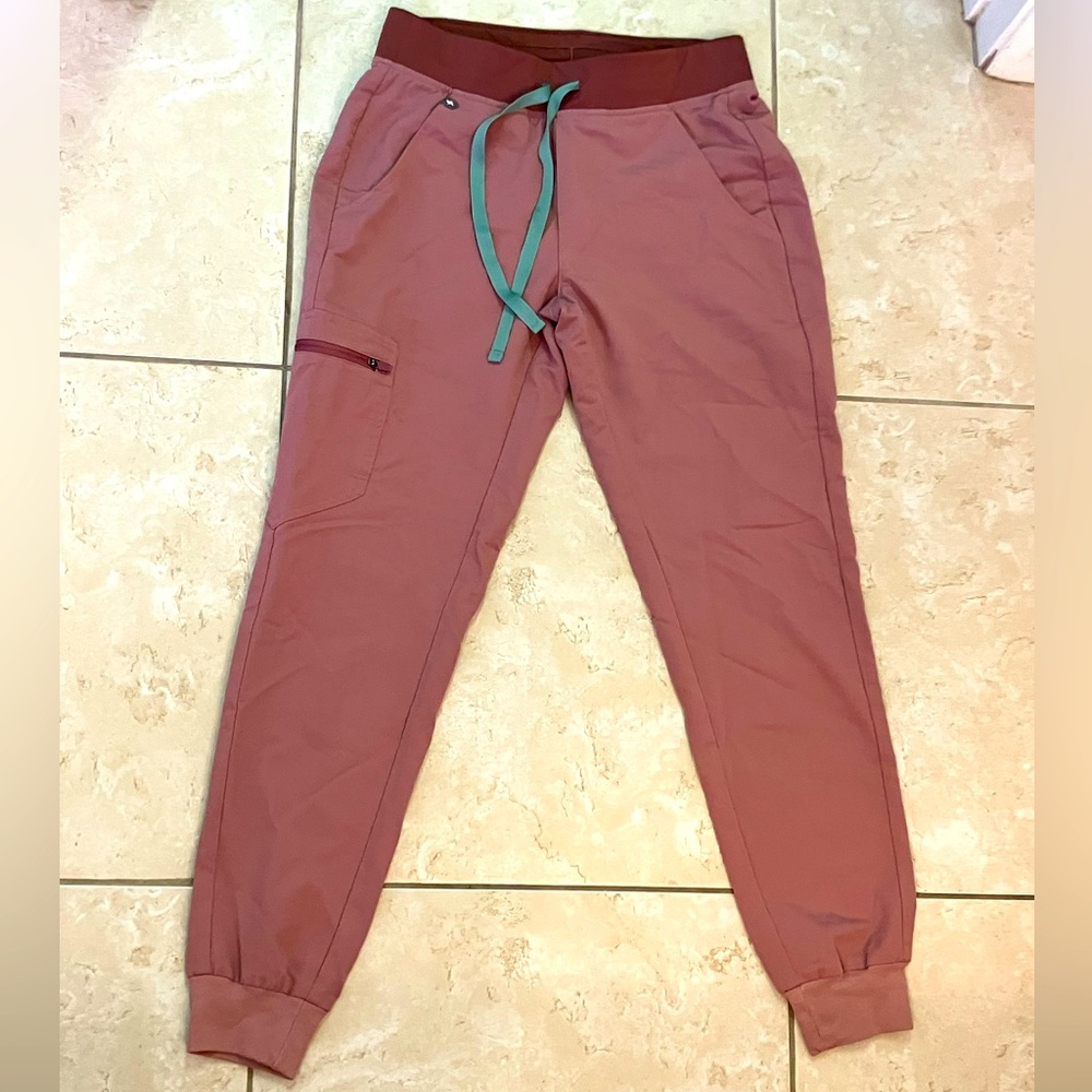 Women’s XS Figs scrub bottoms